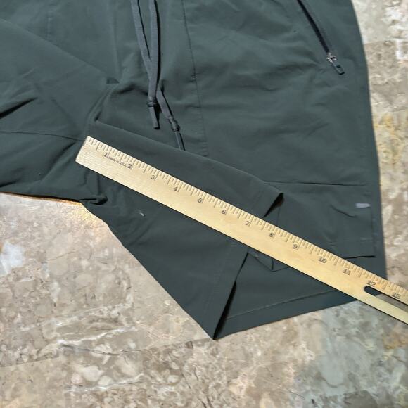 Lululemon Shorts Mens Small Green License To Train 7” Mesh Performance Running - Picture 5 of 13